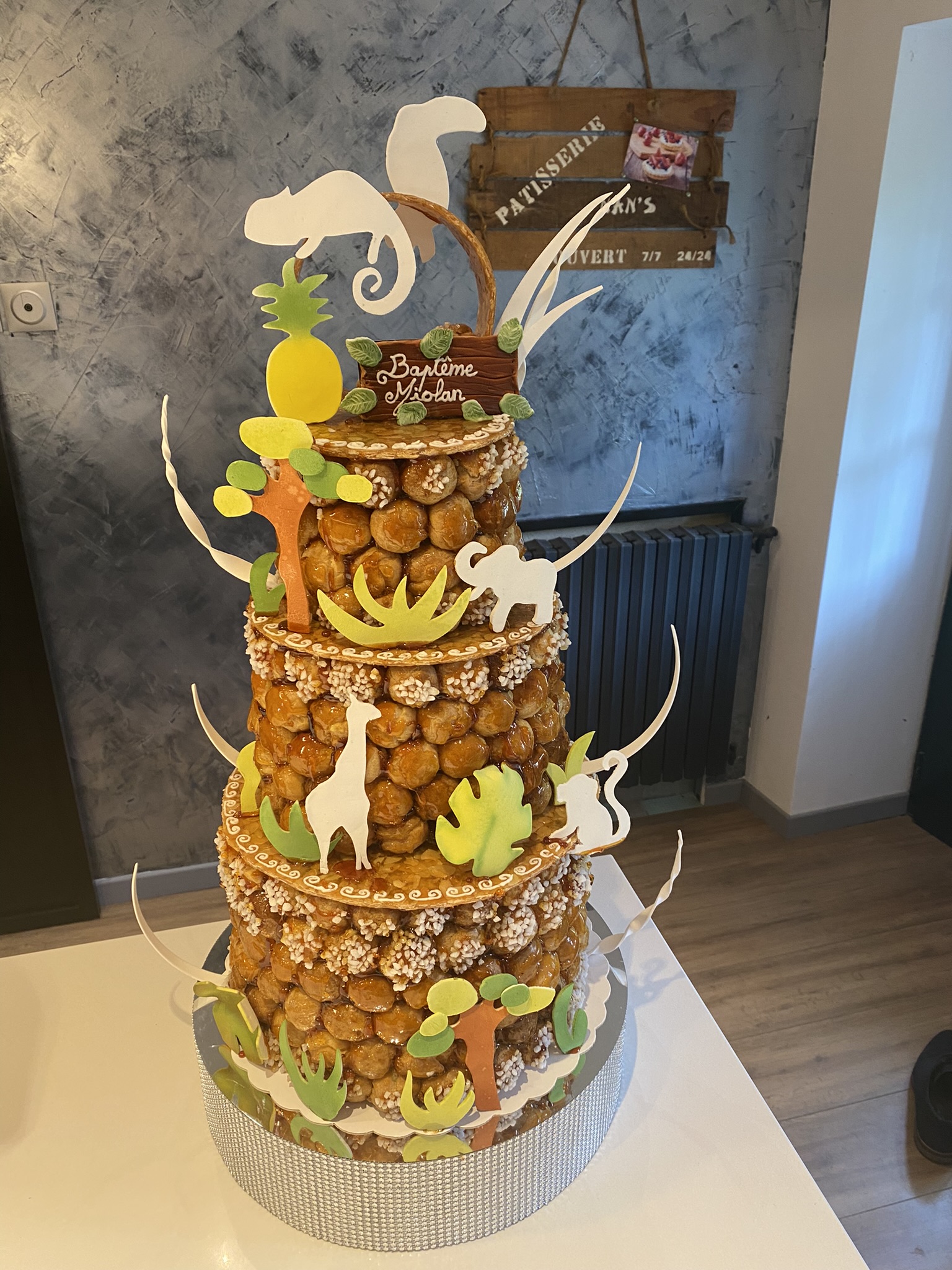 Croquembouche