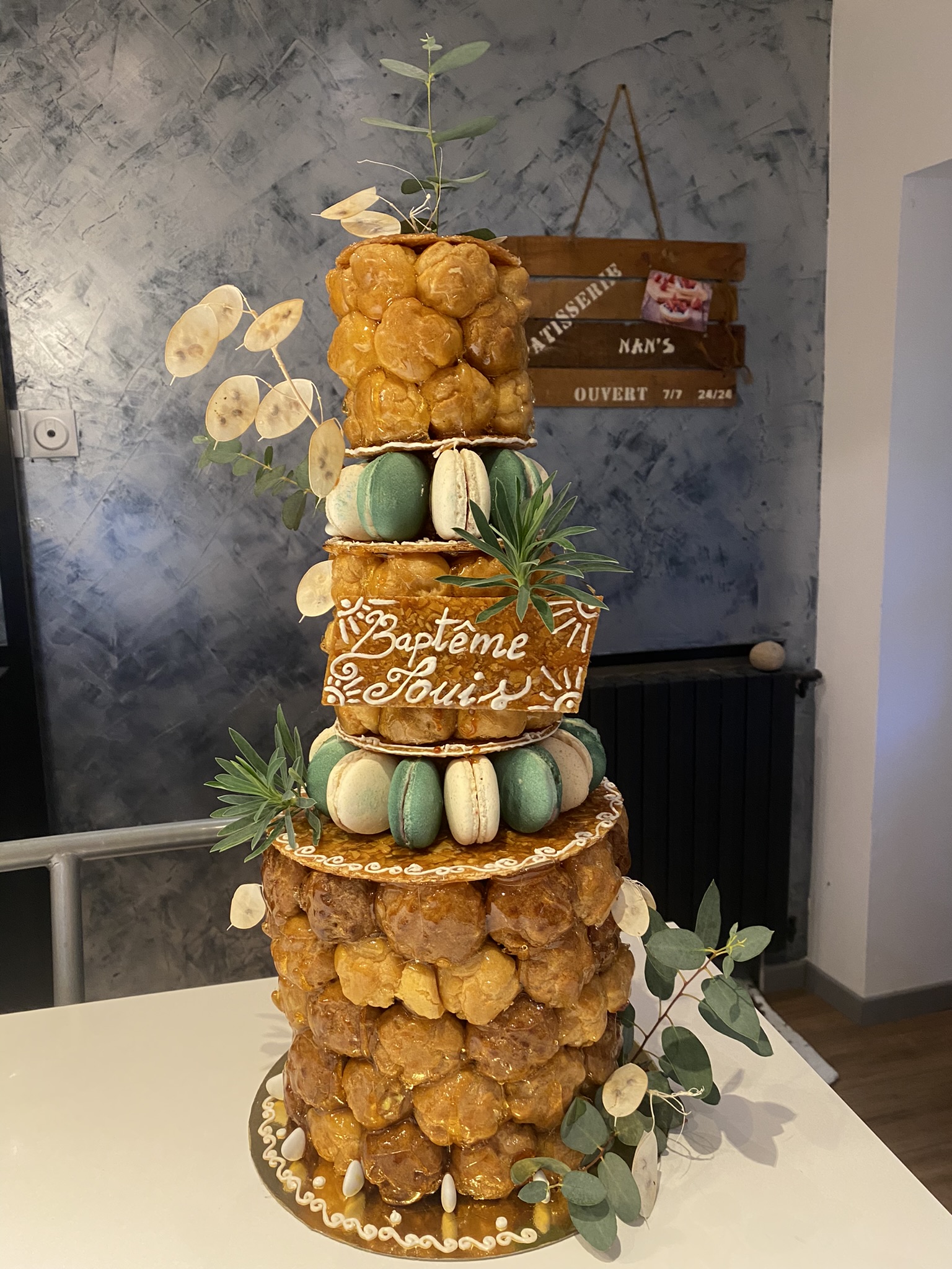 Croquembouche